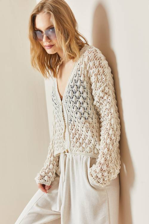 Bej Ajurlu Düğmeli Crop Hırka 3YXK3-47028-25 - 2