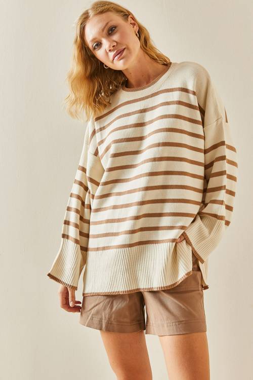 Bej Bisiklet Yaka Çizgili Oversize Kazak 3YXK3-47534-25 - 2