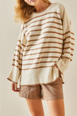 XHAN - Bej Bisiklet Yaka Çizgili Oversize Kazak 3YXK3-47534-25