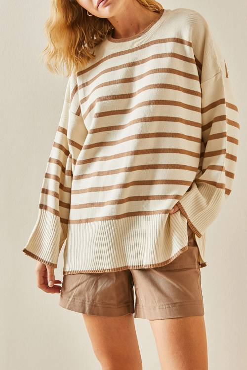 Bej Bisiklet Yaka Çizgili Oversize Kazak 3YXK3-47534-25 - 1