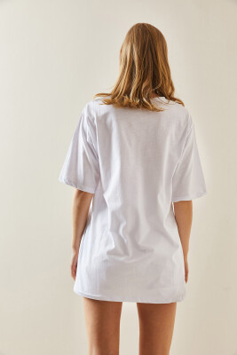 Beyaz Bisiklet Yaka Yazılı Oversize Midi Tişört 5YXK1-48008-01 - 5