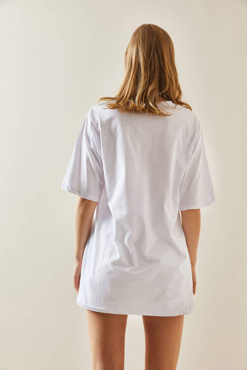 Beyaz Bisiklet Yaka Yazılı Oversize Midi Tişört 5YXK1-48008-01 - 5