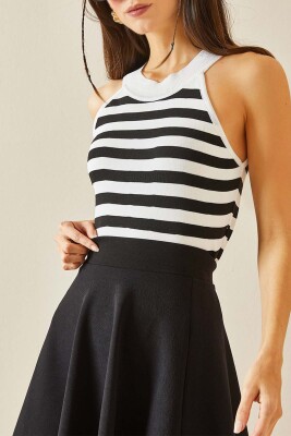 Beyaz Halter Yaka Çizgili Triko Bluz 5YXK2-48374-01 - XHAN