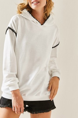 XHAN - Beyaz Nakış Detaylı Kapüşonlü Sweatshirt 3YXK8-47510-01