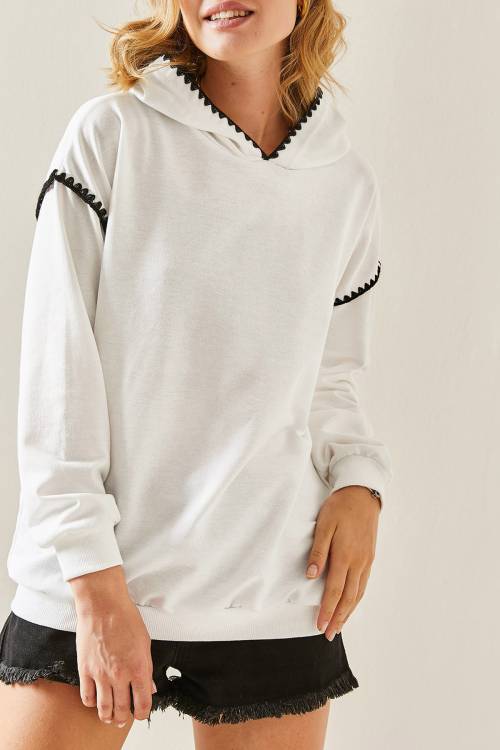 XHAN - Beyaz Nakış Detaylı Kapüşonlü Sweatshirt 3YXK8-47510-01