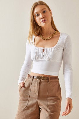 Beyaz U Yaka Bağcıklı Kaşkorse Crop Bluz 4KXK2-47775-01 - 3