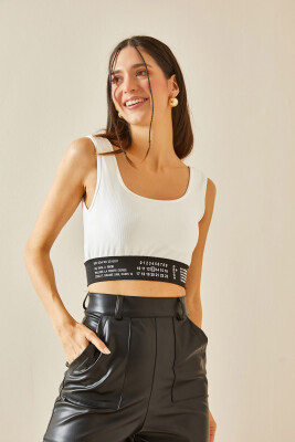 Beyaz U Yaka Lastikli Crop Bluz 5YXK2-48381-01 - 5