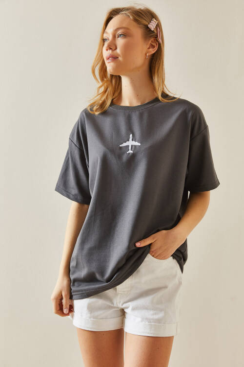 Füme Figür Detaylı Bisiklet Yaka Oversize Tişört 5YXK1-48003-33 - 5