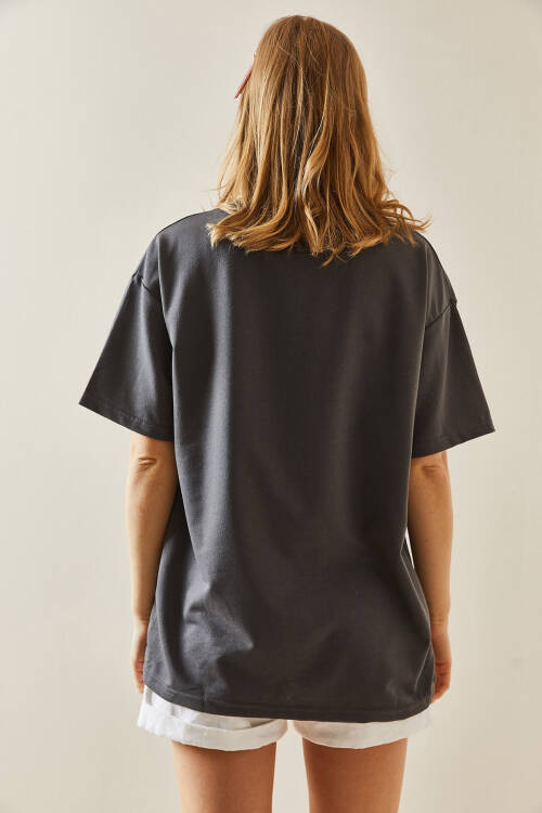 Füme Figür Detaylı Bisiklet Yaka Oversize Tişört 5YXK1-48003-33 - 6