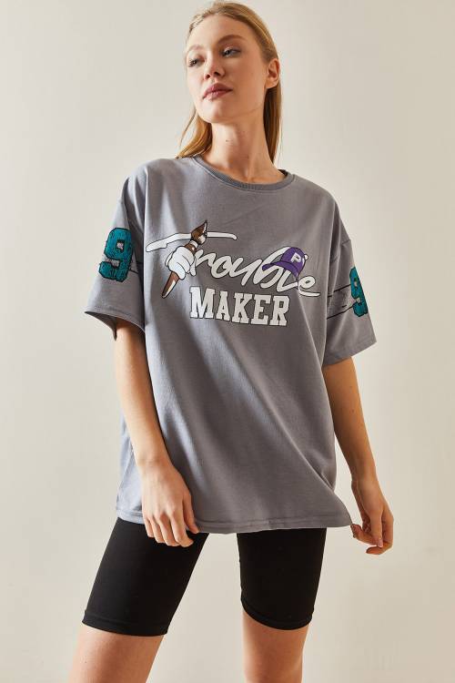 Gri Bisiklet Yaka Arkası Baskılı Oversize Tişört 4KXK1-47898-03 - 3