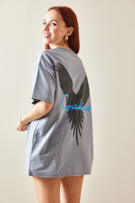 Gri Bisiklet Yaka Arkası Baskılı Oversize Tişört 5YXK1-48210-03 - 2