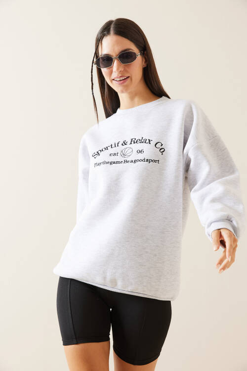Gri Bisiklet Yaka Nakışlı Sweatshirt 5KXK8-48981-03 - 4