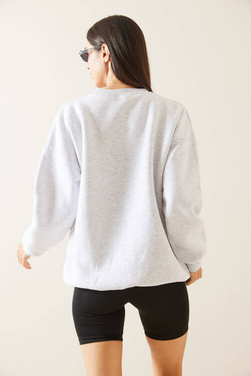 Gri Bisiklet Yaka Nakışlı Sweatshirt 5KXK8-48981-03 - 6