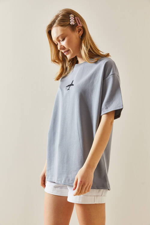 Gri Figür Detaylı Bisiklet Yaka Oversize Tişört 5YXK1-48003-03 - 5