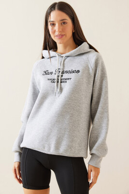 Gri Kapüşonlu Nakışlı Sweatshirt 5KXK8-48985-03 - 2
