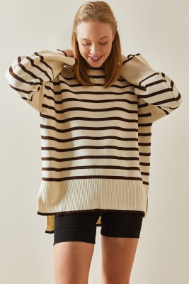 Kahverengi Bisiklet Yaka Çizgili Oversize Kazak 3YXK3-47534-18 - 2