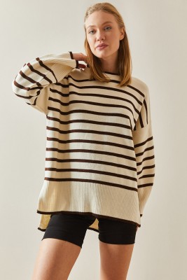 Kahverengi Bisiklet Yaka Çizgili Oversize Kazak 3YXK3-47534-18 - 3