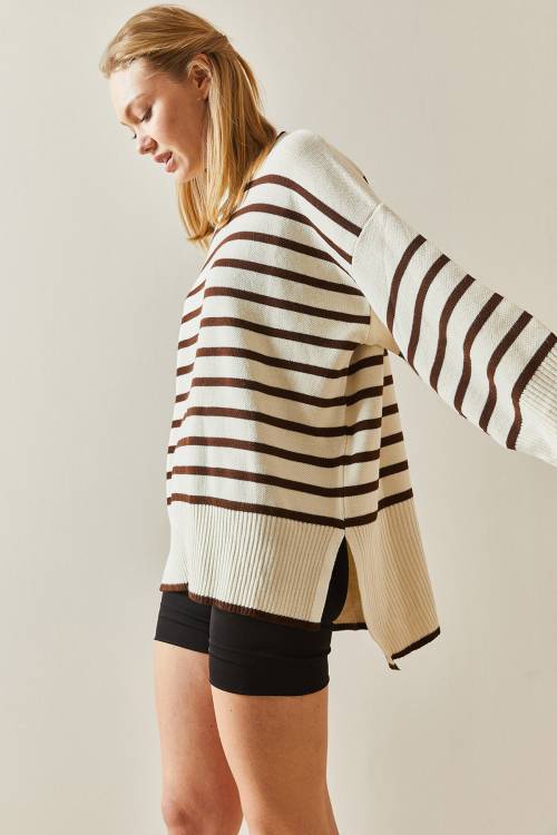 Kahverengi Bisiklet Yaka Çizgili Oversize Kazak 3YXK3-47534-18 - 4