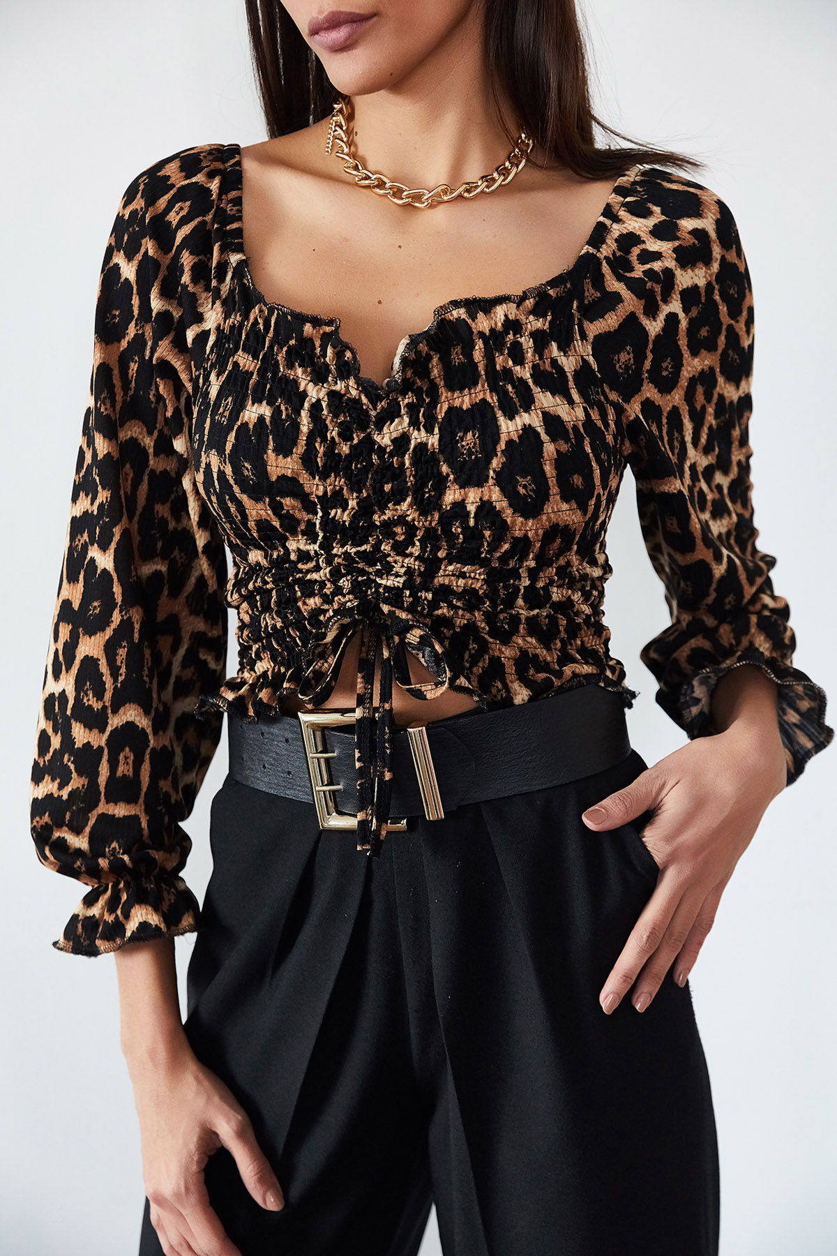 XHAN - Kahverengi Leopar Desenli Gipeli Büzgülü Bluz 1KXK2-44718-60