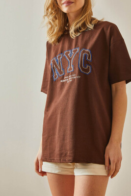 Kahverengi Yazılı Bisiklet Yaka Oversize Tişört 5YXK1-47969-18 