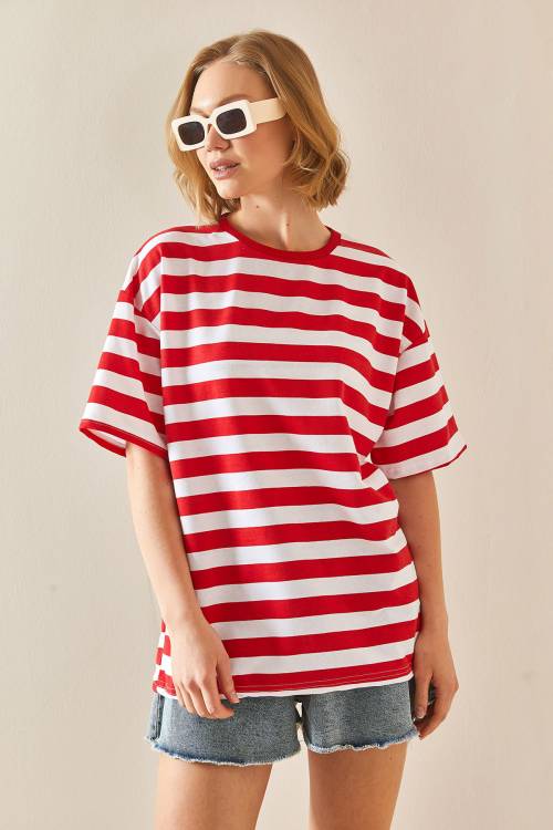 Kırmızı Bisiklet Yaka Çizgili Oversize Tişört 3YXK1-47086-04 - 2