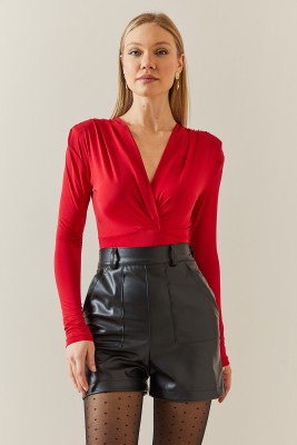 XHAN - Kırmızı Vatkalı & Göğüs Dekolteli Çıtçıtlı Bluz 4KXK2-47811-04