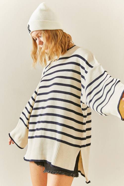 Lacivert Bisiklet Yaka Çizgili Oversize Kazak 3YXK3-47534-14 - 3