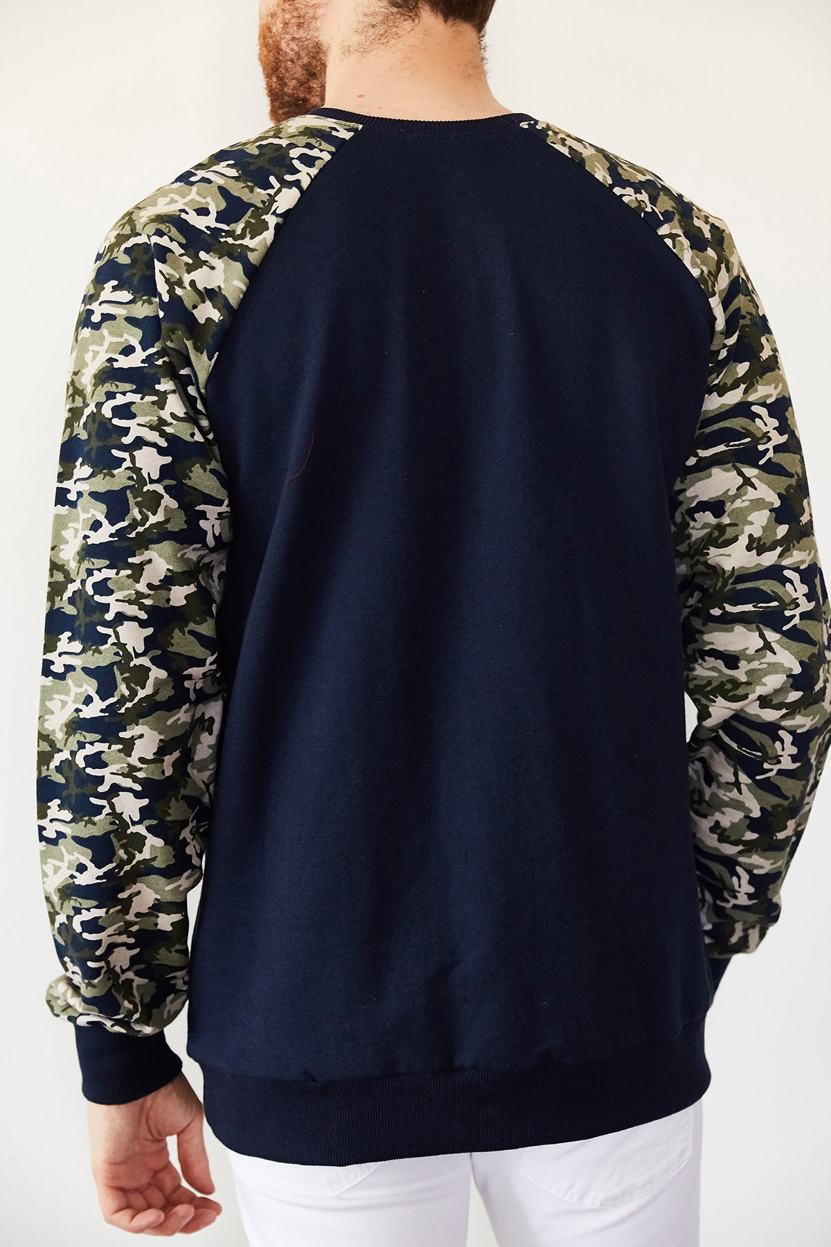 Lacivert Kolları Kamuflaj Detaylı Bisiklet Yaka Sweatshirt 1KXE8-44136-14 - 2