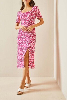 Pembe U Yaka Çiçek Desenli Elbise 5YXK6-48396-20 - XHAN
