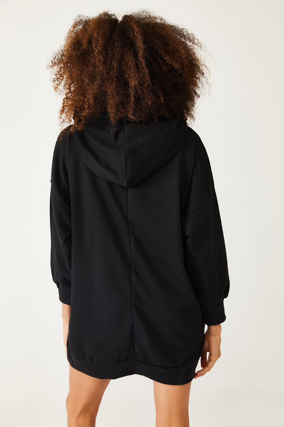 Siyah Baskılı Kapüşonlu Uzun Oversize Sweatshirt 1KXK6-44418-02 - 2