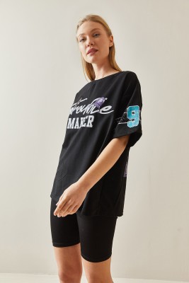 Siyah Bisiklet Yaka Arkası Baskılı Oversize Tişört 4KXK1-47898-02 - 4