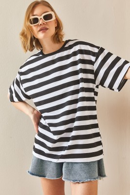 Siyah Bisiklet Yaka Çizgili Oversize Tişört 3YXK1-47086-02 