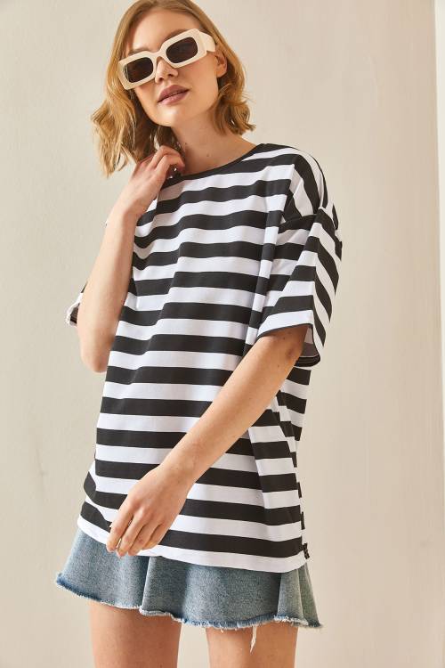 Siyah Bisiklet Yaka Çizgili Oversize Tişört 3YXK1-47086-02 - 4