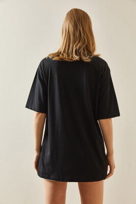 Siyah Bisiklet Yaka Yazılı Oversize Midi Tişört 5YXK1-48008-02 - 5