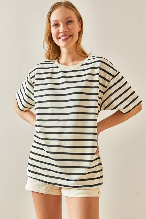 Siyah Çizgili & Bisiklet Yaka Oversize Tişört 4KXK1-47928-02 - 4