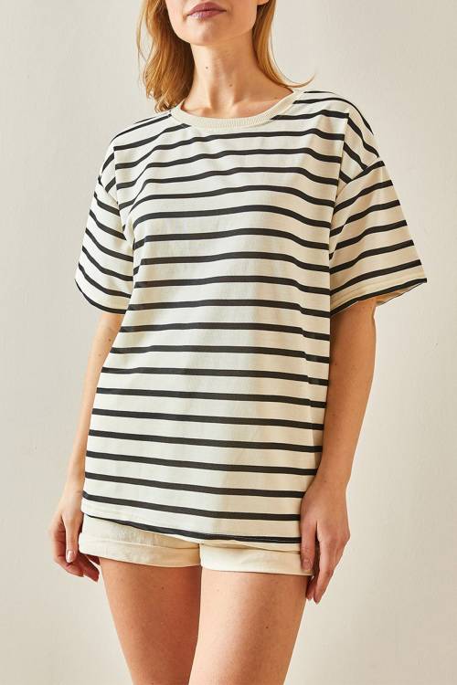 Siyah Çizgili & Bisiklet Yaka Oversize Tişört 4KXK1-47928-02 - 1