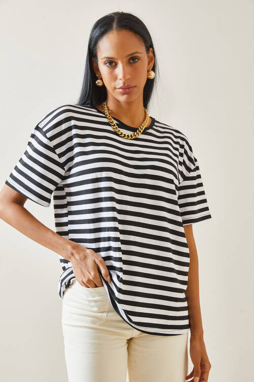 Siyah Çizgili Oversize Basic Tişört 5YXK1-48262-02 - 2