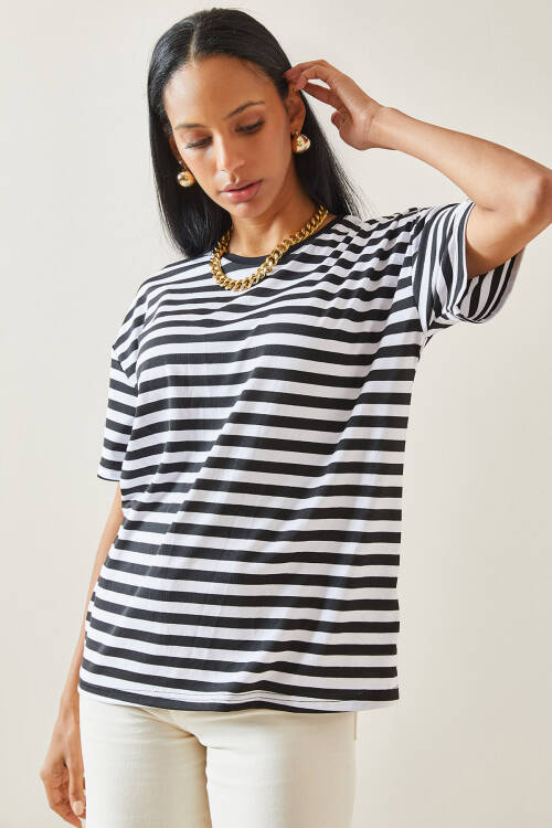 Siyah Çizgili Oversize Basic Tişört 5YXK1-48262-02 - 5
