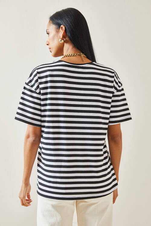 Siyah Çizgili Oversize Basic Tişört 5YXK1-48262-02 - 6