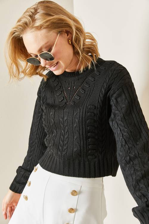 Siyah Delikli Crop Kazak 3YXK3-47506-02 - 2