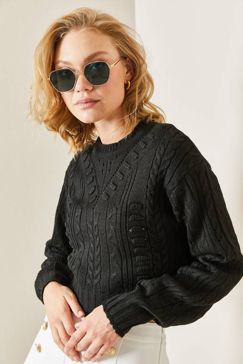 Siyah Delikli Crop Kazak 3YXK3-47506-02 - 3