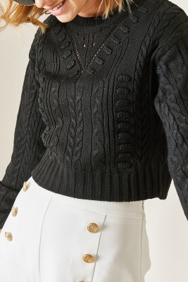 Siyah Delikli Crop Kazak 3YXK3-47506-02 