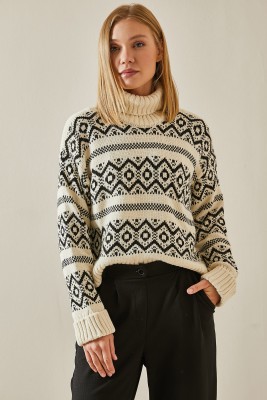 Siyah Etnik Desenli Boğazlı Crop Kazak 4KXK3-47590-02 - 3