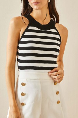 Siyah Halter Yaka Çizgili Triko Bluz 5YXK2-48374-02 