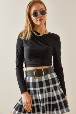 Siyah Kruvaze Yaka Drapeli Crop Bluz 4KXK2-47776-02 - 3