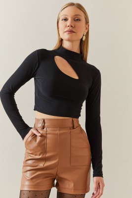 XHAN - Siyah Pencere Detaylı Yarım Balıkçı Crop Bluz 4KXK2-47804-02