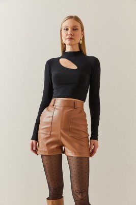 Siyah Pencere Detaylı Yarım Balıkçı Crop Bluz 4KXK2-47804-02 - 3
