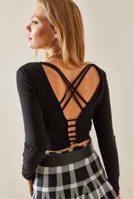 Siyah Sırt Dekolteli Biyeli Crop Bluz 4KXK2-47781-02 - 2