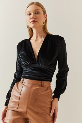 XHAN - Siyah V Yaka Drapeli Kadife Crop Bluz 4KXK2-47806-02