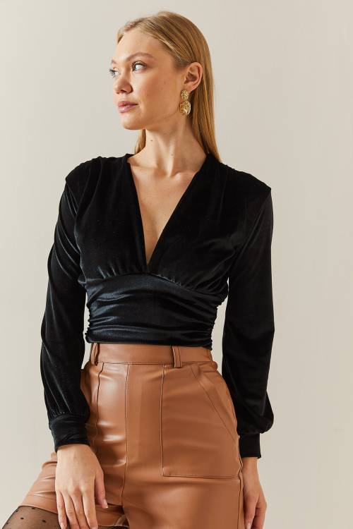 Siyah V Yaka Drapeli Kadife Crop Bluz 4KXK2-47806-02 - 4